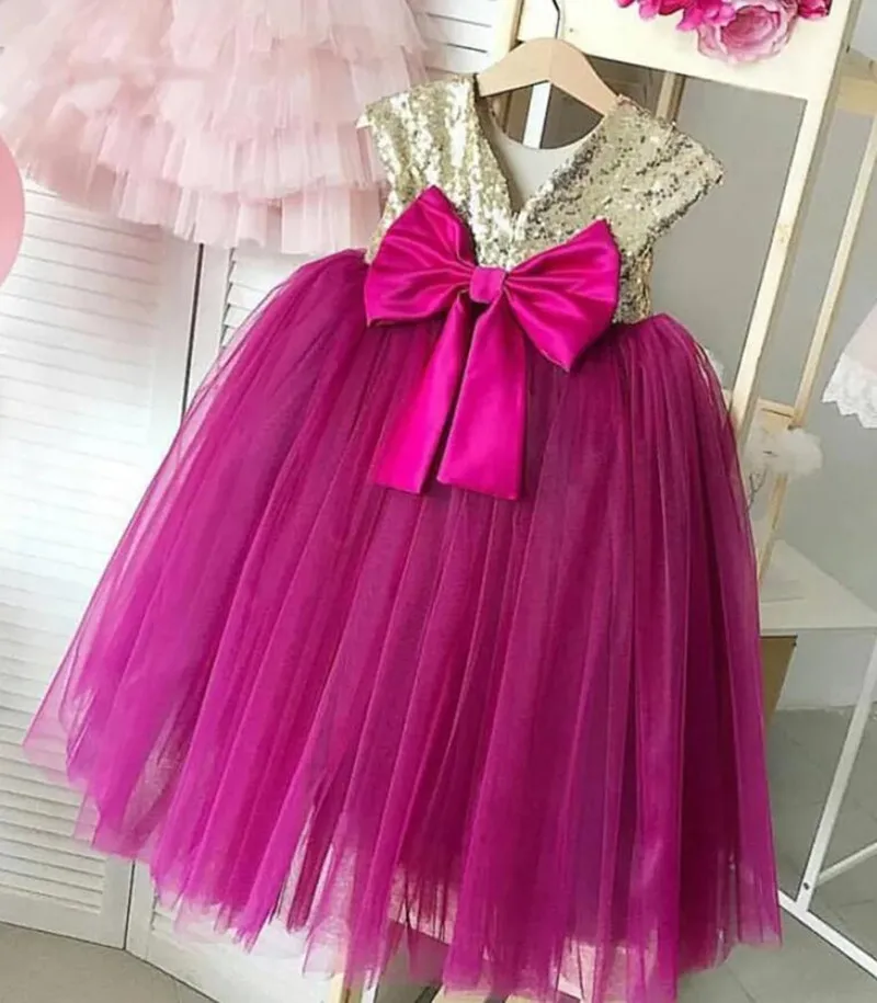 Трапециевидные платья для девочек ручной работы, платье для дня рождения с золотыми блестками, платье принцессы, аксессуары
Трапециевидные платья для девочек ручной работы, платье для дня рождения с золотыми блестками, платье принцессы, аксессуары