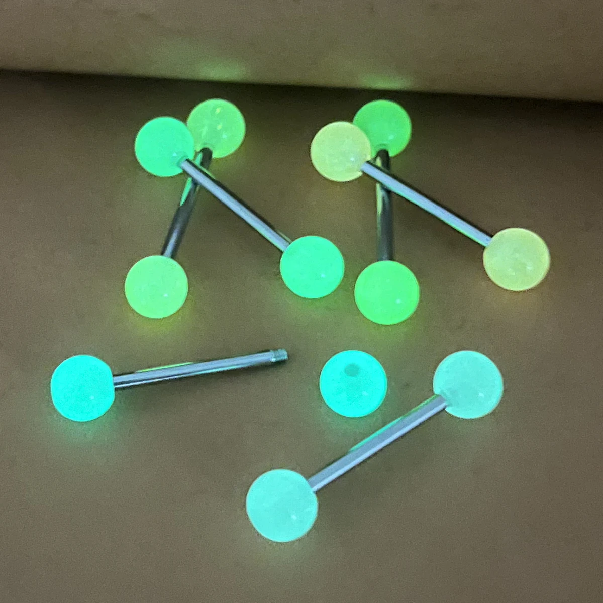 6Pcs Sexy Acrylic Luminous Tongue Piercings Jewelry for Women Men 14G Stainless Steel Bar Glow in Dark Tongue Rings Barbell Stud
6Pcs Sexy Acrylic Luminous Tongue Piercings Jewelry for Women Men 14G Stainless Steel Bar Glow in Dark Tongue Rings Barbell Stud