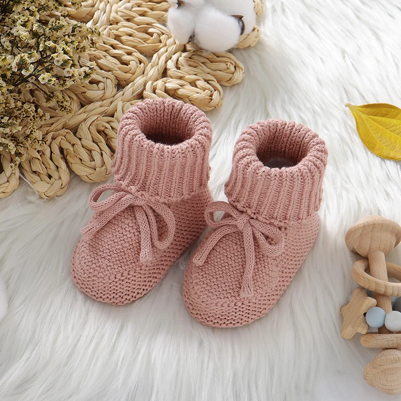 

Пинетки для маленьких девочек и мальчиков 0-18 месяцев, модная однотонная вязаная обувь ручной работы для новорожденных, детские носки для пола в кроватку с мягкой подошвой