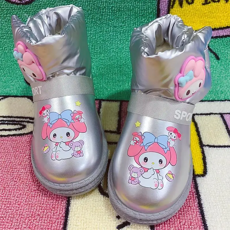 Kawaii Sanrio Kuromi снегоступы детская обувь Аниме фигурки зимняя детская обувь плюс бархатная сохраняющая тепло мультфильм сладкий новый стиль
Kawaii Sanrio Kuromi снегоступы детская обувь Аниме фигурки зимняя детская обувь плюс бархатная сохраняющая тепло мультфильм сладкий новый стиль