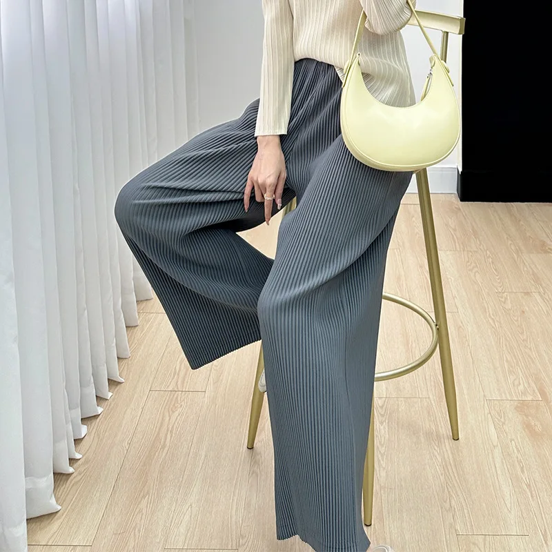 YUDX Miyake Women's Casual Pants 2023 Fall New Casual Versatile Solid Color Simple Fashion Temperament Pleated Straight Pants
YUDX Miyake Women's Casual Pants 2023 Fall New Casual Versatile Solid Color Simple Fashion Temperament Pleated Straight Pants