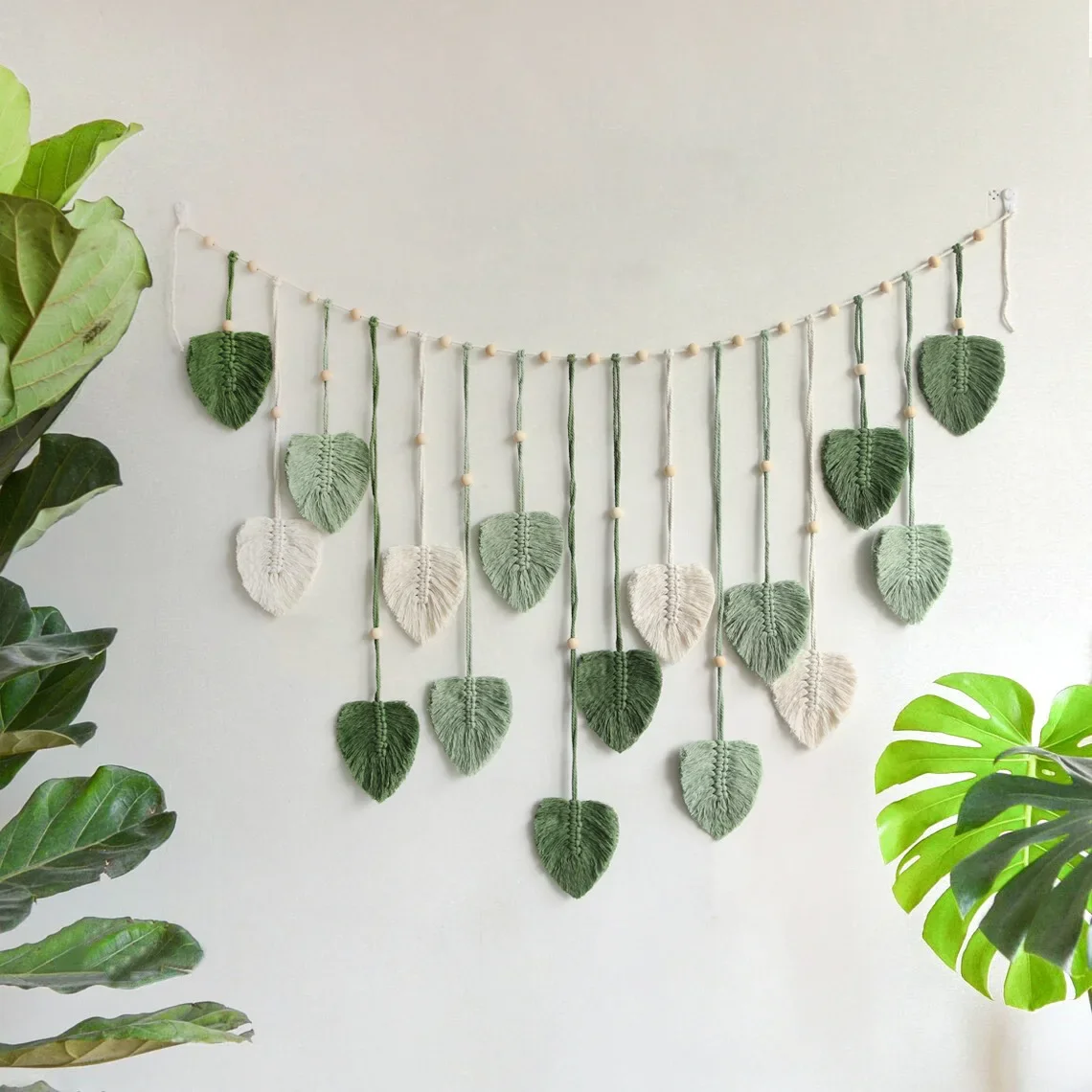 Verdant Leaf Garland - Handwoven Green Macrame Wall Tapestry 2 Se0a74bf0ded04add90161fd181a1f2e3b
