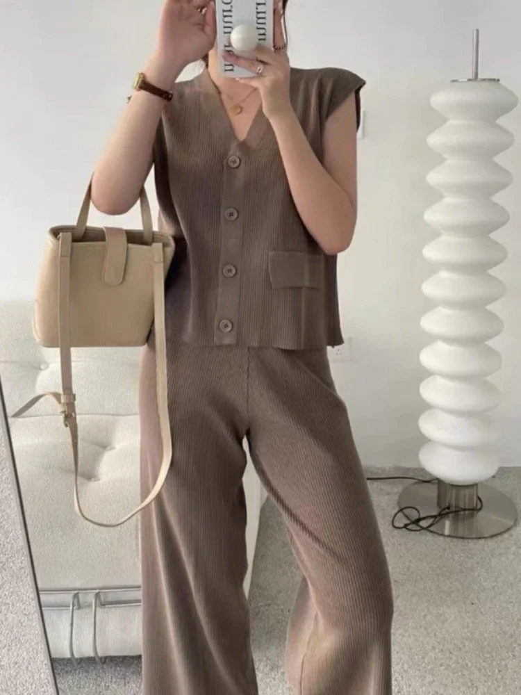 Women's 2023 Knitted Fashion Y2k Set Retro Loose Soft Glutinous V-neck Top Sweater High Waist Wide Leg Trouser Two Piece Set
Women's 2023 Knitted Fashion Y2k Set Retro Loose Soft Glutinous V-neck Top Sweater High Waist Wide Leg Trouser Two Piece Set