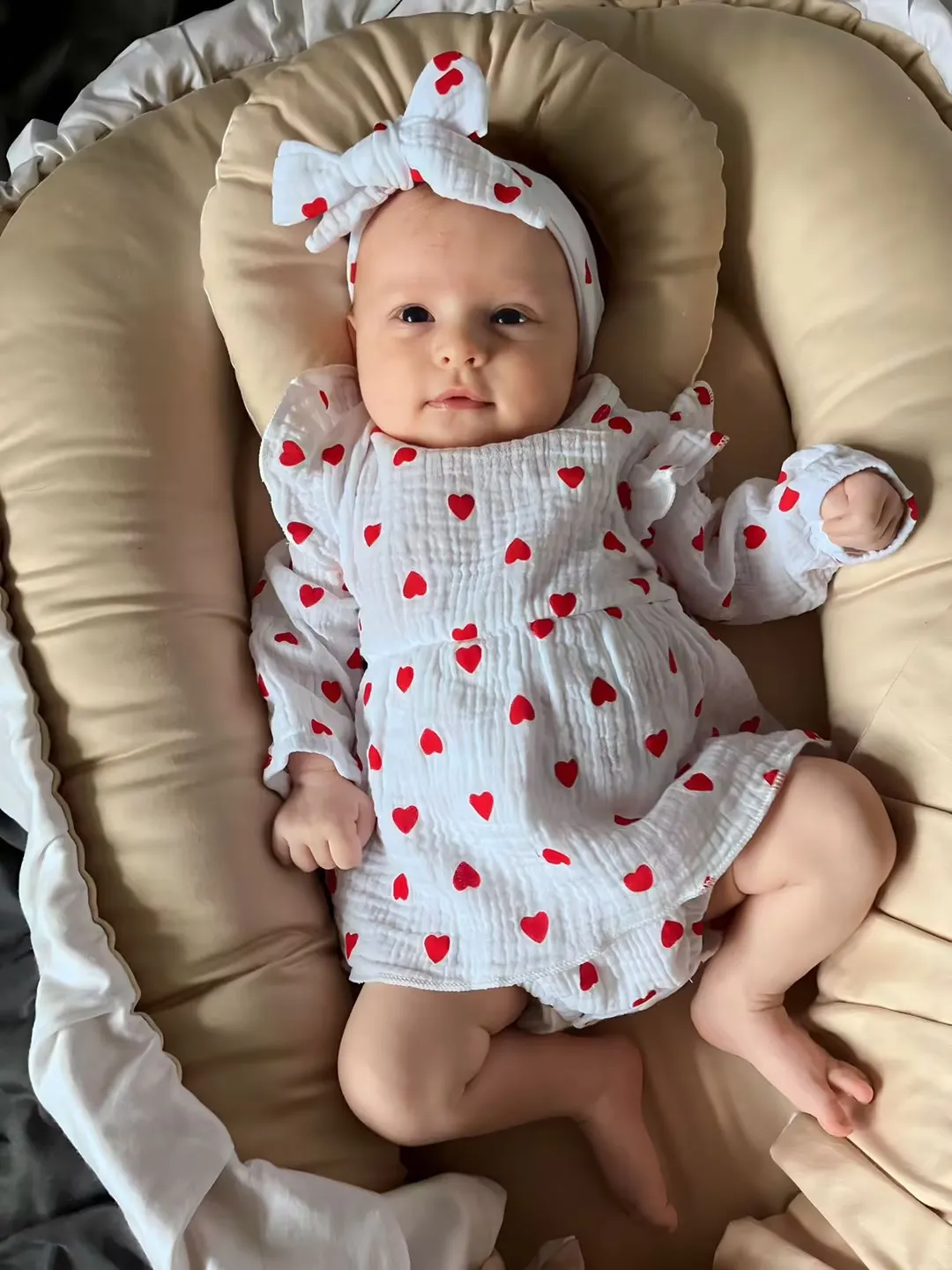 Free Shipping Baby Long Sleeve Romper Spring Girls Heart Print Jumpsuit with Headband Baby Clothing
Free Shipping Baby Long Sleeve Romper Spring Girls Heart Print Jumpsuit with Headband Baby Clothing