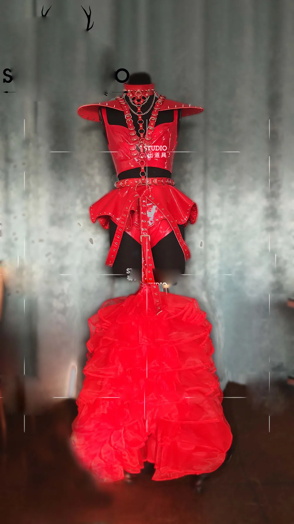 Sexy Red Leather Fashion Stage modern dance dress bodysuit dj women gogo outfit Nightclub show singer dance Costume
Sexy Red Leather Fashion Stage modern dance dress bodysuit dj women gogo outfit Nightclub show singer dance Costume