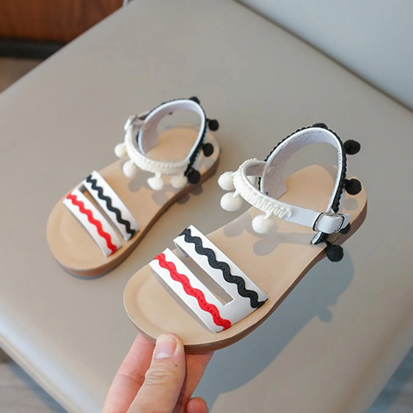 Ethnic Girls Soft-soled Sandals 2024 Summer New Children Open-toed Beach Shoes Bohemian Style Flats Soft Sole Baby Girl Sandals
Ethnic Girls Soft-soled Sandals 2024 Summer New Children Open-toed Beach Shoes Bohemian Style Flats Soft Sole Baby Girl Sandals