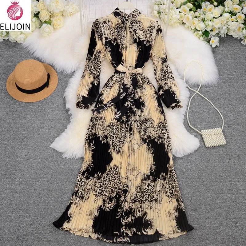 Wind Retro Print Pleated Long Temperament Small Stand-up Collar Slim Holiday Dress Women's Long Sleeve Bohemian Long Dress
Wind Retro Print Pleated Long Temperament Small Stand-up Collar Slim Holiday Dress Women's Long Sleeve Bohemian Long Dress