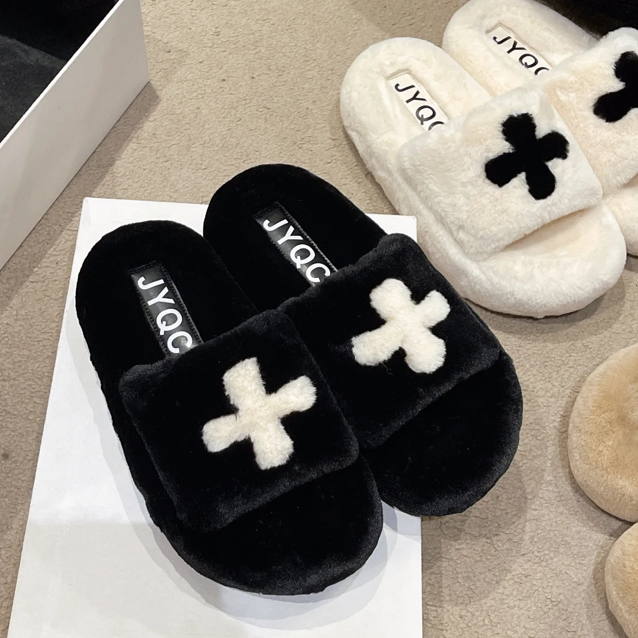Spring Summer Slippers Soft Flax Simple Cute Warm Home Men Women House Floor Indoor Slides Fur Cross Fat Dudu Shoes Room Flat
Spring Summer Slippers Soft Flax Simple Cute Warm Home Men Women House Floor Indoor Slides Fur Cross Fat Dudu Shoes Room Flat