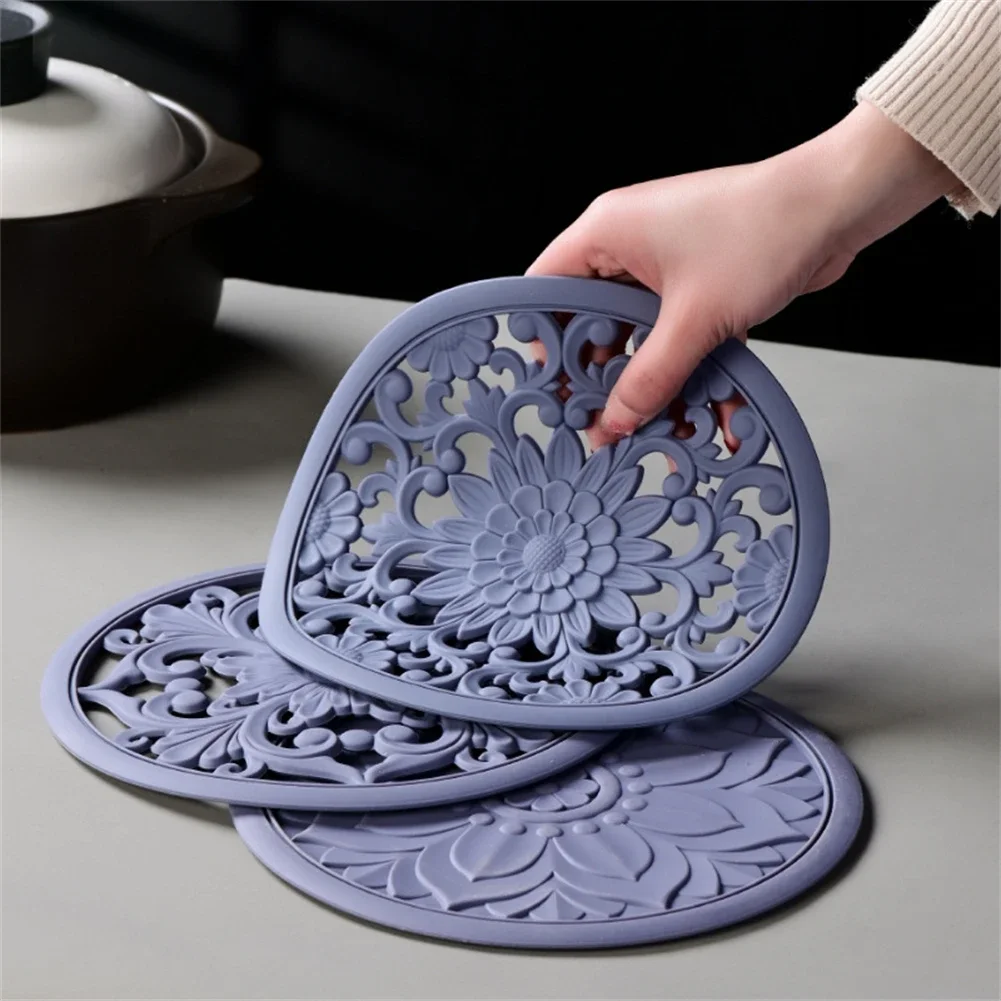 3 Pack Silicone Mat For Dining Table Retro Hollow Non-Slip Pot Holder Coaster Kitchen Table Mat Placemat 20cm
3 Pack Silicone Mat For Dining Table Retro Hollow Non-Slip Pot Holder Coaster Kitchen Table Mat Placemat 20cm