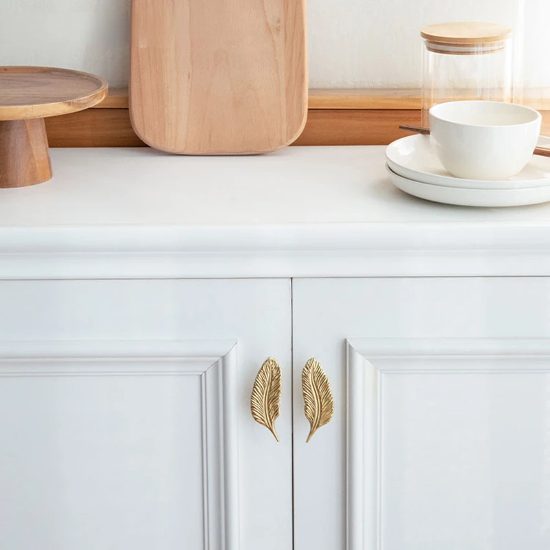 New Style Feather Knob and Handle Gold Solid Brass Dresser Drawer Pull Children's Cabinet Door Knob Nordic Furniture Accessories
New Style Feather Knob and Handle Gold Solid Brass Dresser Drawer Pull Children's Cabinet Door Knob Nordic Furniture Accessories
