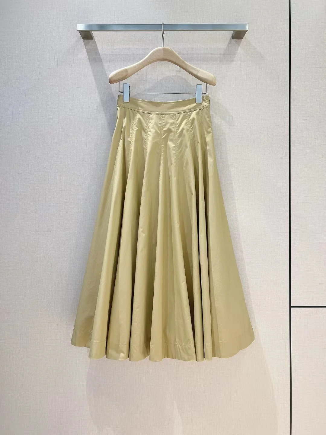 Fyion Fashion Women's Skirts 2023 Runway Luxury Famous Brand European Design Cotton Style Ladies Pleated Long Solid Skirts
Fyion Fashion Women's Skirts 2023 Runway Luxury Famous Brand European Design Cotton Style Ladies Pleated Long Solid Skirts