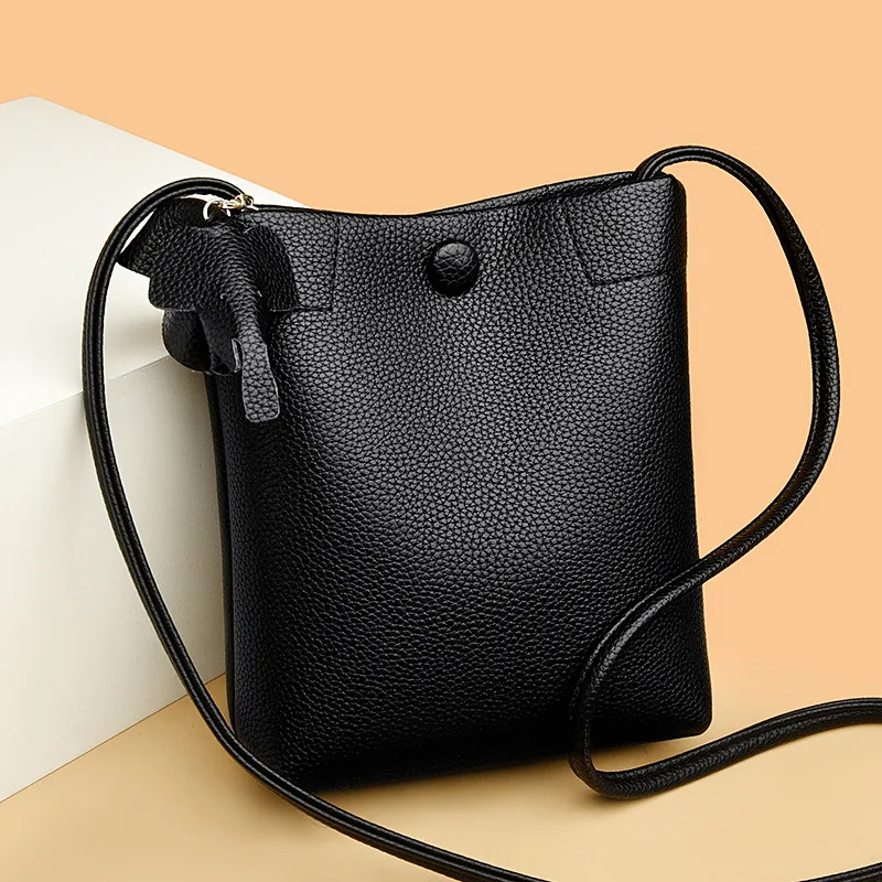 High Quality Mobile Phone Bag 2023 New Luxury Women's Bag Simple And Large Capacity Shoulder Bag Versatile Crossbody Bag
High Quality Mobile Phone Bag 2023 New Luxury Women's Bag Simple And Large Capacity Shoulder Bag Versatile Crossbody Bag
