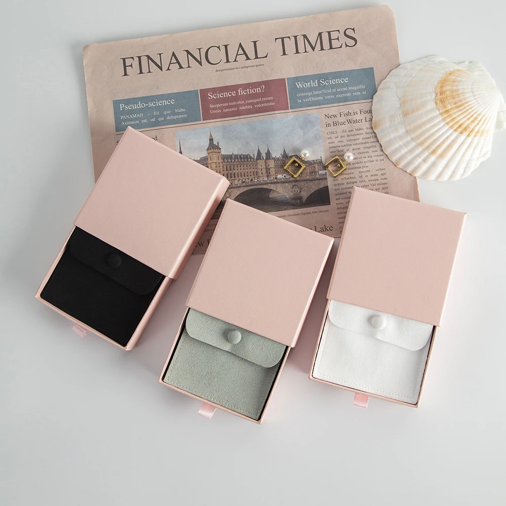 9x9x1.7cm Pink Paper Drawer Jewelry Packaging Box DIY Earrings Necklace Pendant Storage Boxes Case Microfiber Button Snap Bag
9x9x1.7cm Pink Paper Drawer Jewelry Packaging Box DIY Earrings Necklace Pendant Storage Boxes Case Microfiber Button Snap Bag