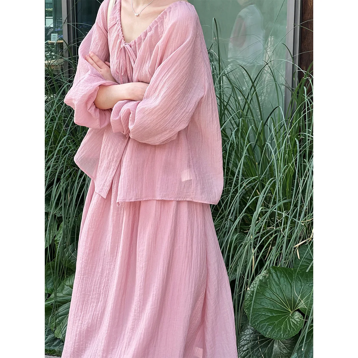 Летний женский комплект из двух предметов, блузка на шнуровке, эластичная талия, трапециевидная юбка, костюм для отпуска
Летний женский комплект из двух предметов, блузка на шнуровке, эластичная талия, трапециевидная юбка, костюм для отпуска