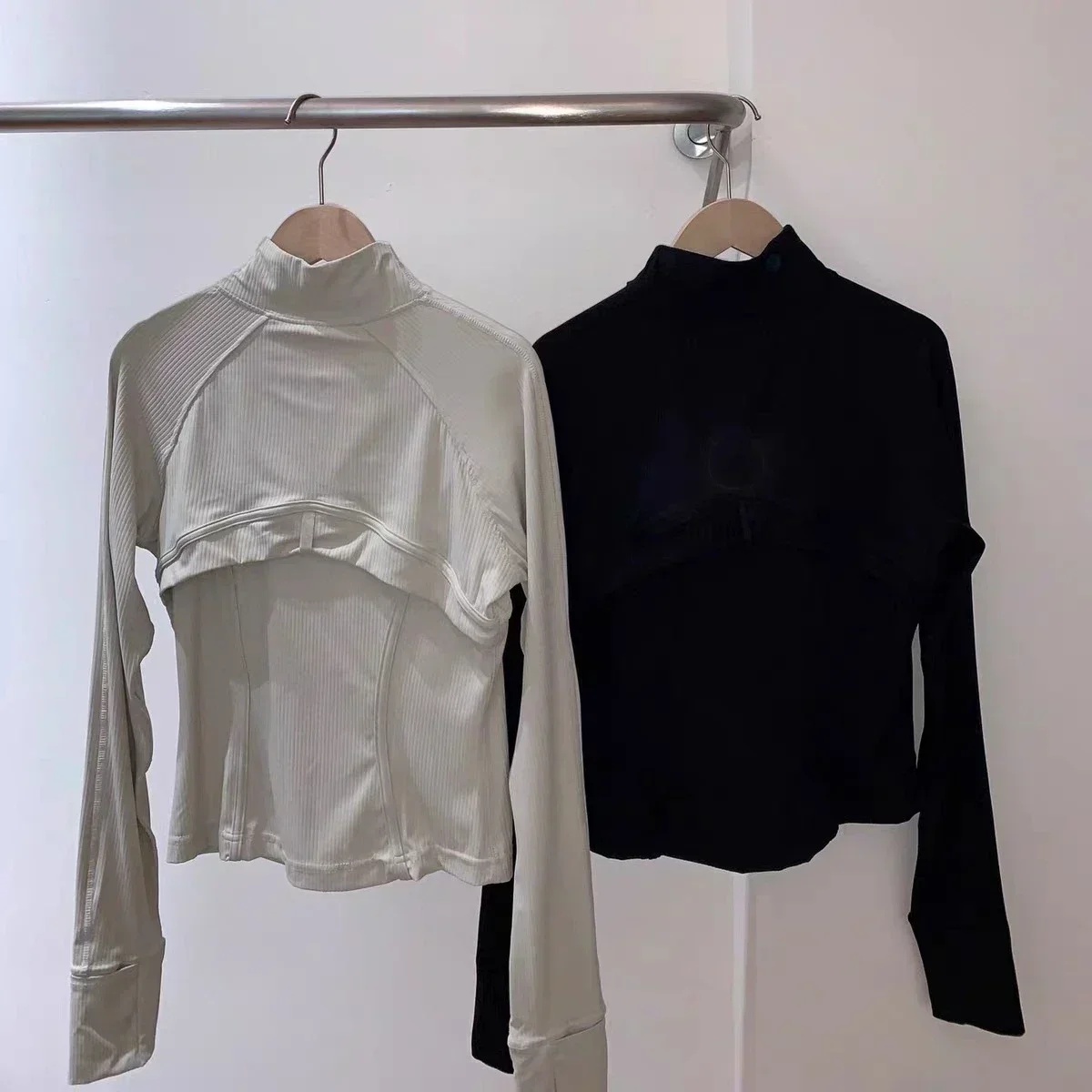 Lulu Women Spring/Summer Lightweight Breathable High Elastic Tight Fit Suitable for Outdoor Fitness Sunshade Stand Neck Jacket
Lulu Women Spring/Summer Lightweight Breathable High Elastic Tight Fit Suitable for Outdoor Fitness Sunshade Stand Neck Jacket