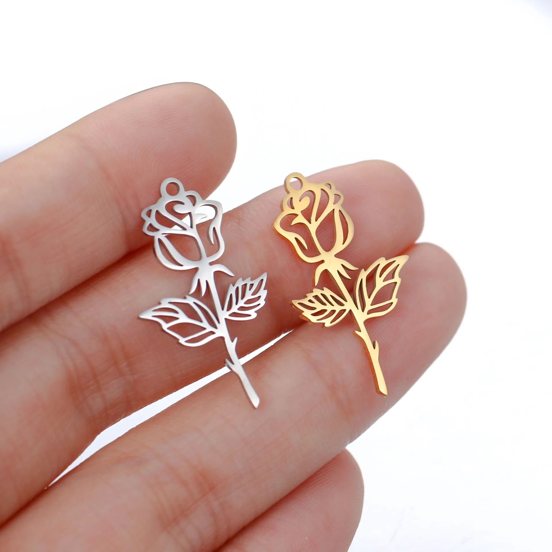 5Pcs/Lot Hollow Rose Flower Stainless Steel Charms for Jewelry Making Supplies Plant Flowers Pendants Necklace DIY Accessories
5Pcs/Lot Hollow Rose Flower Stainless Steel Charms for Jewelry Making Supplies Plant Flowers Pendants Necklace DIY Accessories