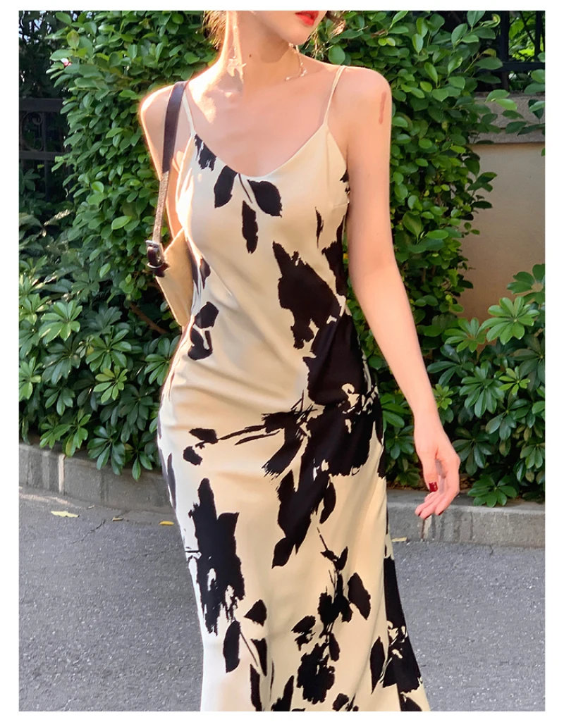 French Vintage Print Spaghetti Strap Midi Dresses for Women 2023 Summer Party Fashion Sexy V-neck Elegant Prom Vestidos Korean
French Vintage Print Spaghetti Strap Midi Dresses for Women 2023 Summer Party Fashion Sexy V-neck Elegant Prom Vestidos Korean