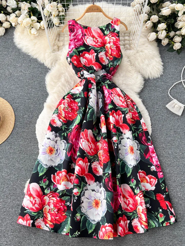 Women Summer Dress Fashion Temperament Ethnic Style Waistband Slimming Sleeveless Vest New Print A-line Long Dress D5878
Women Summer Dress Fashion Temperament Ethnic Style Waistband Slimming Sleeveless Vest New Print A-line Long Dress D5878