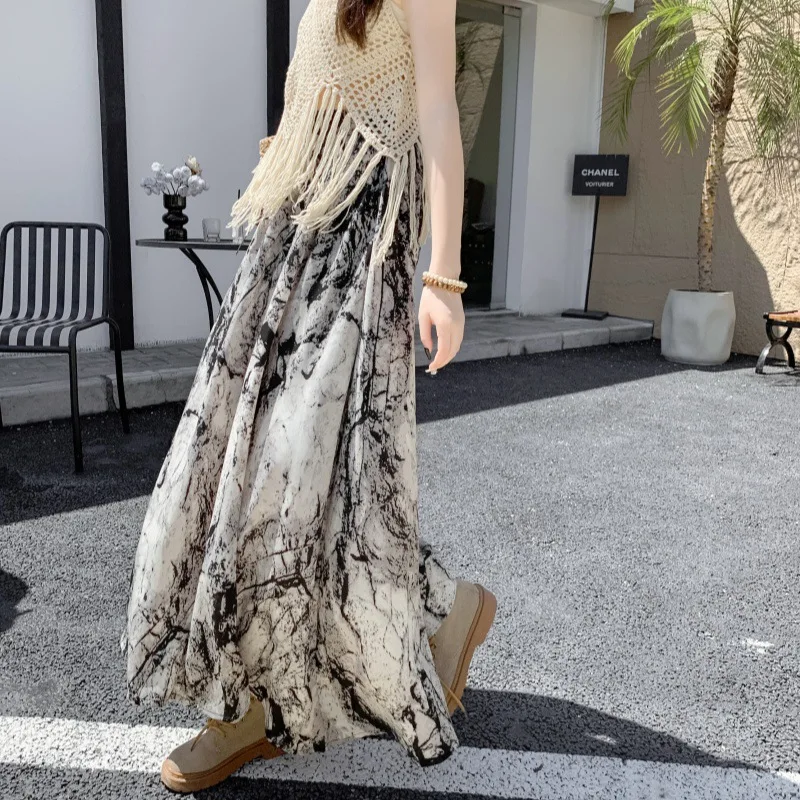 Fashionable Half Skirt Versatile Retro Print Large Swing A-line Skirt Summer New Long Skirt
Fashionable Half Skirt Versatile Retro Print Large Swing A-line Skirt Summer New Long Skirt