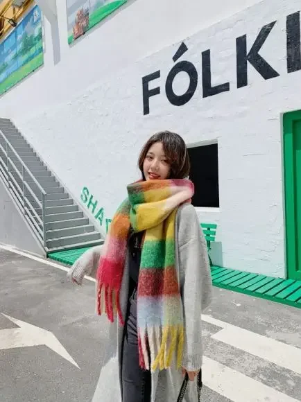 Warm Winter Cashmere Scarf for Women New Fashion Casual Style Fashion Plaid Print Double Sided Neckerchief Knitted Wraps T681
Warm Winter Cashmere Scarf for Women New Fashion Casual Style Fashion Plaid Print Double Sided Neckerchief Knitted Wraps T681