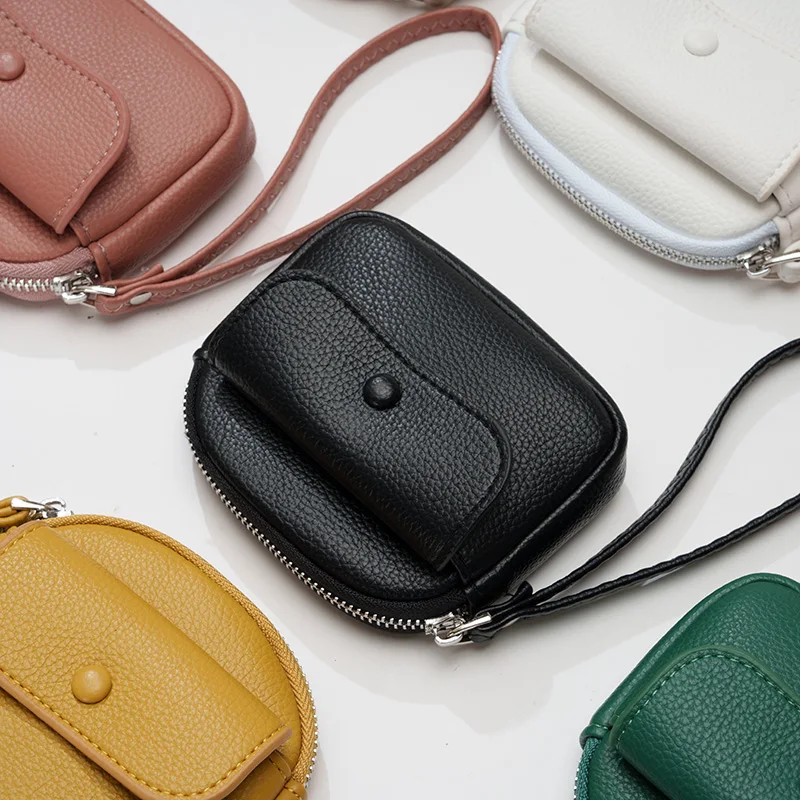 2024 New Women's Short Cute Coin Purse Short Solid Color Simple Button Decoration Fashion Wallet Bright Wrist Bag Portable
2024 New Women's Short Cute Coin Purse Short Solid Color Simple Button Decoration Fashion Wallet Bright Wrist Bag Portable