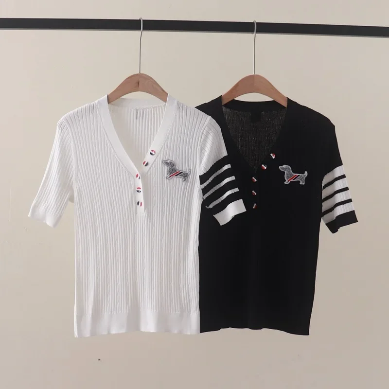 V-Neck T-Shirt For Women Preppy Four Stripe Embroidery Casual Tee Teens feminist shirt Crop Y2k
V-Neck T-Shirt For Women Preppy Four Stripe Embroidery Casual Tee Teens feminist shirt Crop Y2k