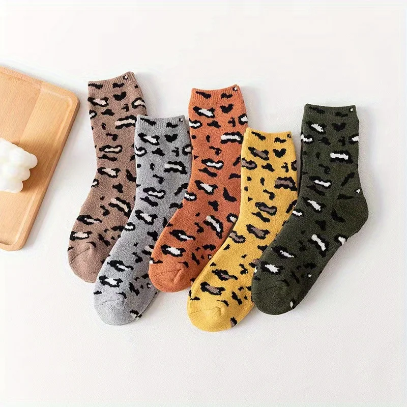 5 Pairs of Leopard Print Socks for Comfortable and Warm Women's Mid Length Socks
5 Pairs of Leopard Print Socks for Comfortable and Warm Women's Mid Length Socks
