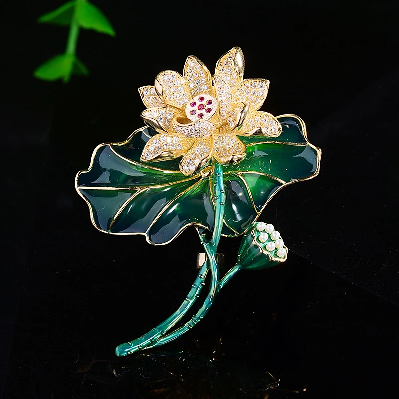 

Chinese Style Elegant Hand-painted Enamel Pins Luxury Zircon Lotus Brooches Temperament Cardigan Overcoat Broche for Women Gift