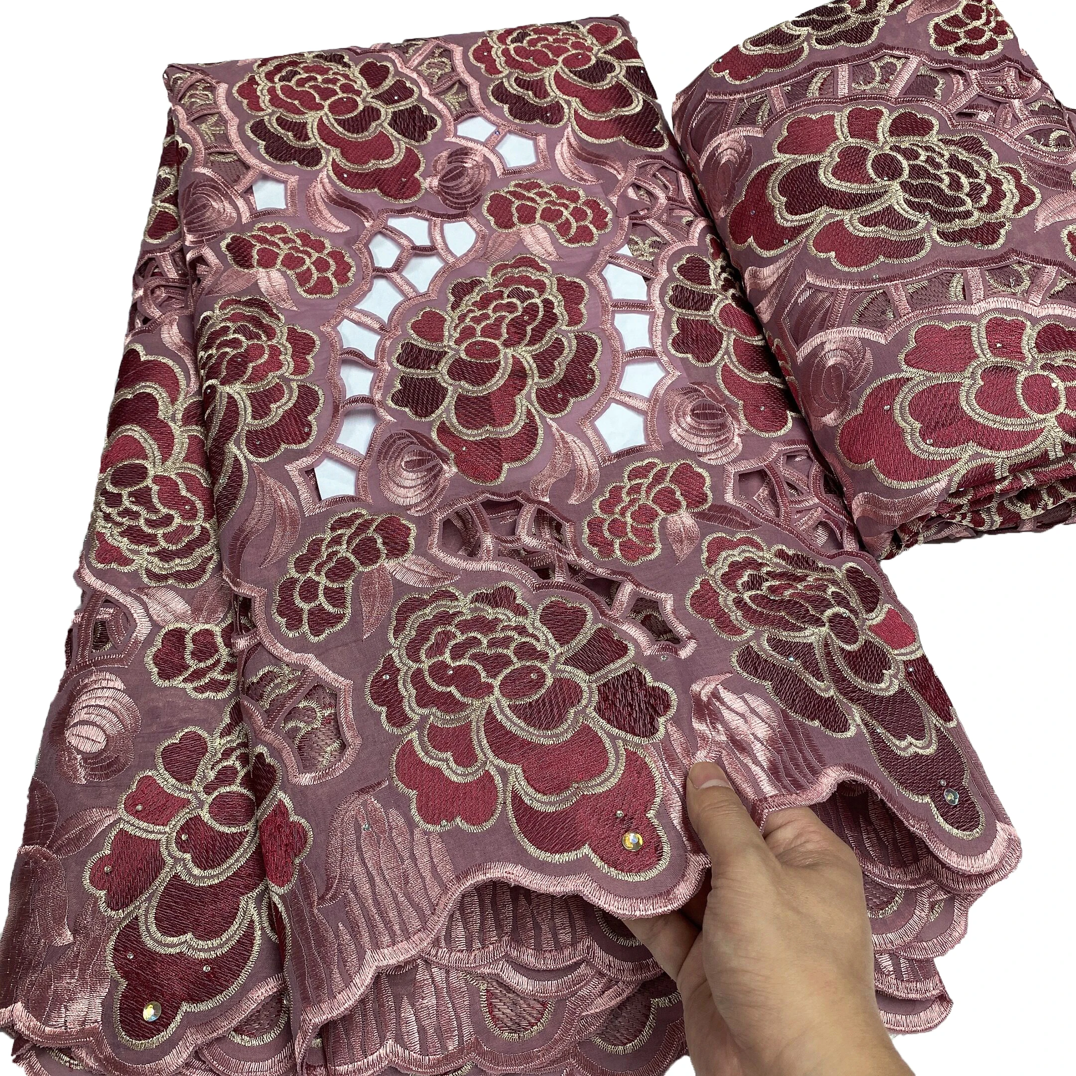 Африканская швейцарская вуаль NICEME, кружевная ткань с камнями 2023 для шитья женского платья OK7053
Африканская швейцарская вуаль NICEME, кружевная ткань с камнями 2023 для шитья женского платья OK7053