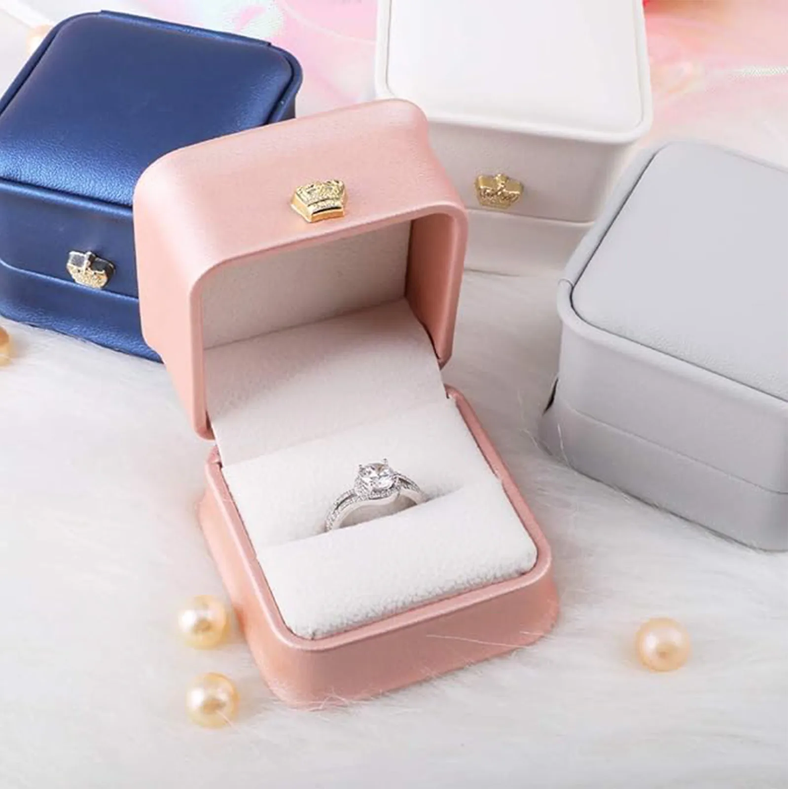 Коробка для колец, коробка для помолвки, Подарочная коробка для парных ювелирных изделий из искусственной кожи, колец, серег, демонстрация ювелирных изделий для свадьбы
Коробка для колец, коробка для помолвки, Подарочная коробка для парных ювелирных изделий из искусственной кожи, колец, серег, демонстрация ювелирных изделий для свадьбы