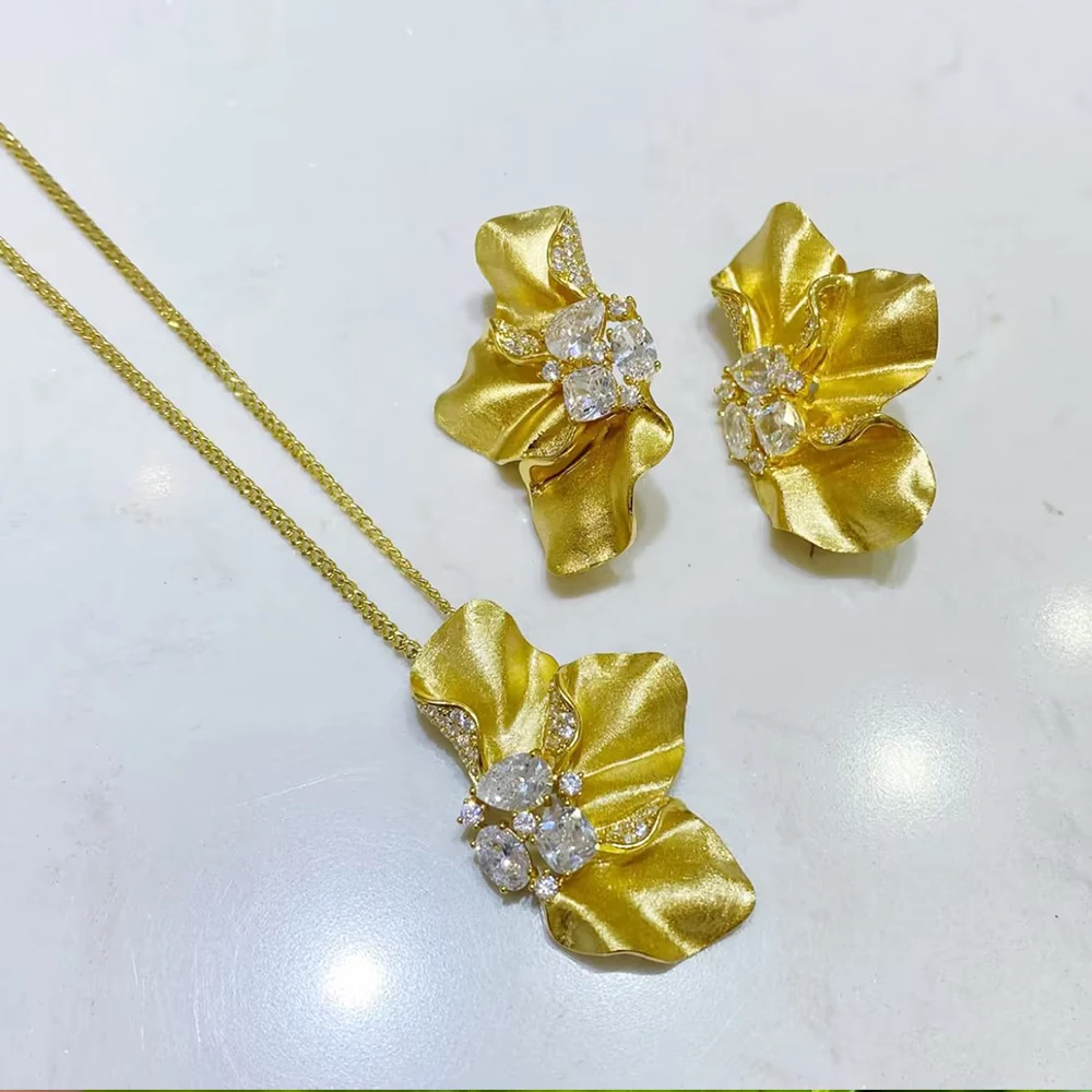 Tirim Fashion Necklace Set For Women Cross Satin Effect Flower Penden Irregular Flowers Necklace Dubai Bridal Party Accessory
Tirim Fashion Necklace Set For Women Cross Satin Effect Flower Penden Irregular Flowers Necklace Dubai Bridal Party Accessory