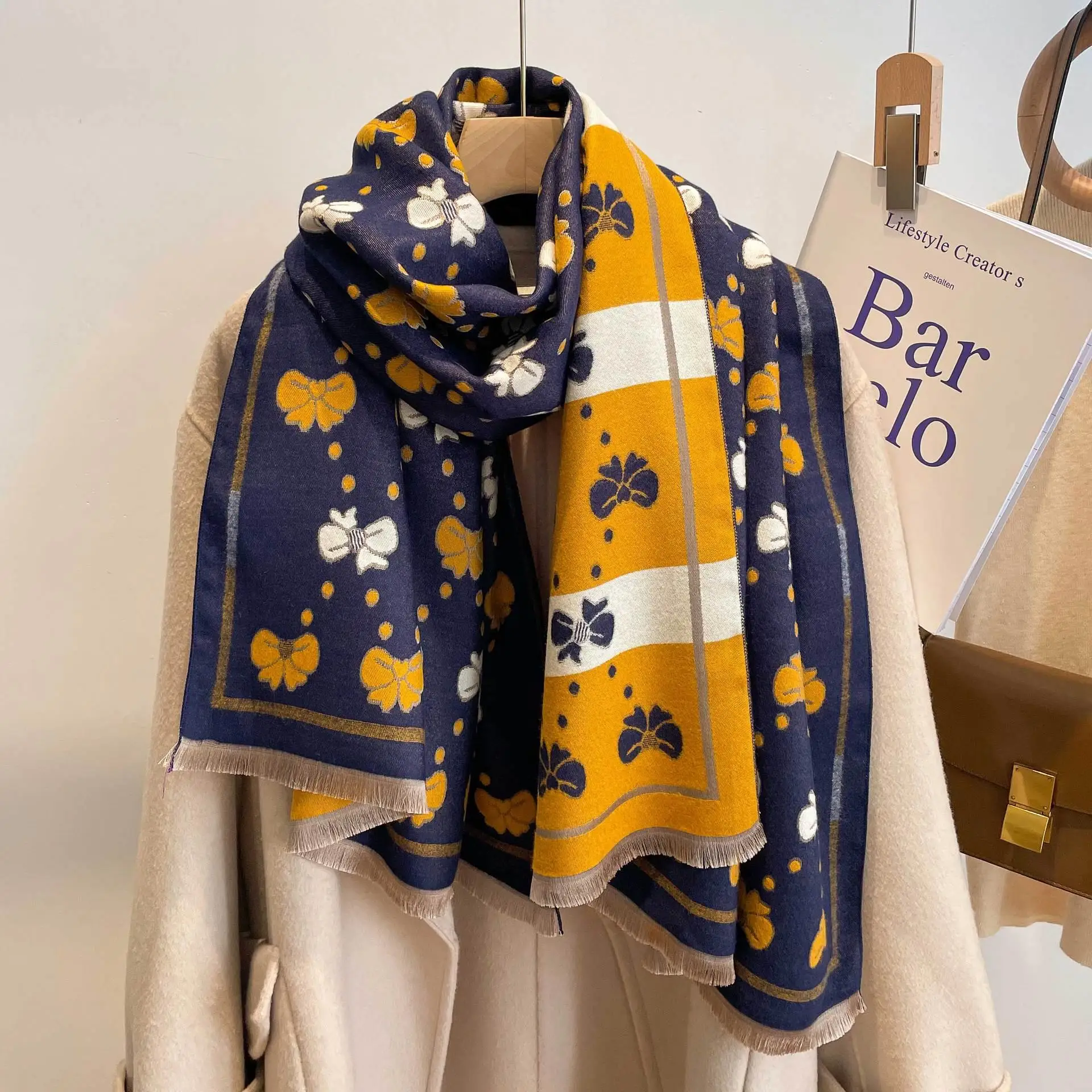 2022 autumn and winter new imitation cashmere butterfly scarf women's fashion long thick warm shawl
2022 autumn and winter new imitation cashmere butterfly scarf women's fashion long thick warm shawl