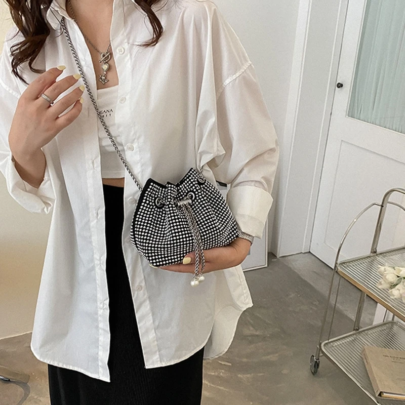 Delicate Shoulder Bag Crossbody Bag Messenger Bucket Bag Handbag Rhinestone Evening Bag All-match for Birthday Party
Delicate Shoulder Bag Crossbody Bag Messenger Bucket Bag Handbag Rhinestone Evening Bag All-match for Birthday Party