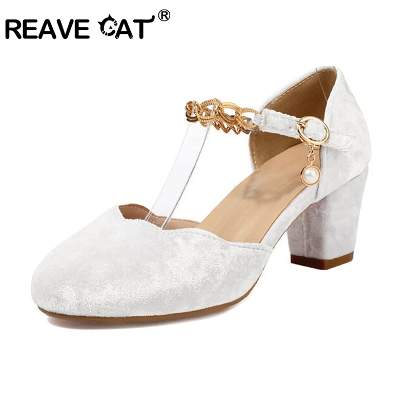 

REAVE CAT New Sweet Chinese Vintage Round Toe Women Pumps Pearls Dress Party 6cm Heel Buckle Big Size 33 50 51 52 White Black