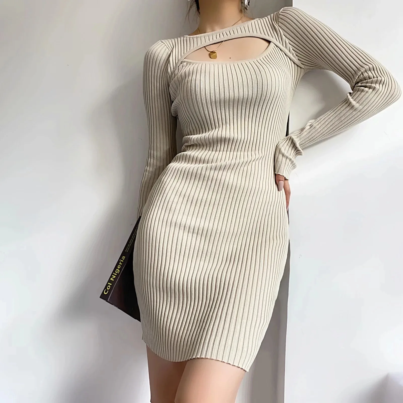 Autumn Winter Black Beige Sexy Slim Knitted Dress Women Casual Hollow Out O-Neck Long Sleeve Sheath Bodycon Dresses SR1324
Autumn Winter Black Beige Sexy Slim Knitted Dress Women Casual Hollow Out O-Neck Long Sleeve Sheath Bodycon Dresses SR1324