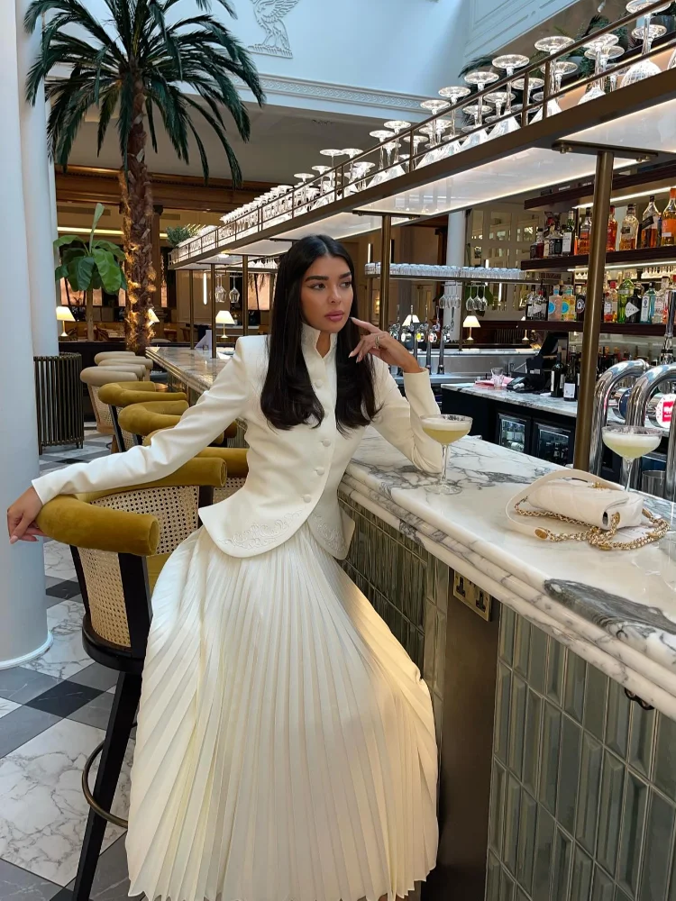 Elegant Stand Collar Tops Skirts Sets For Women Fashion High Wasit Pleated Skirt Suit 2024 Spring Office Lady Commuting Outfits
Elegant Stand Collar Tops Skirts Sets For Women Fashion High Wasit Pleated Skirt Suit 2024 Spring Office Lady Commuting Outfits