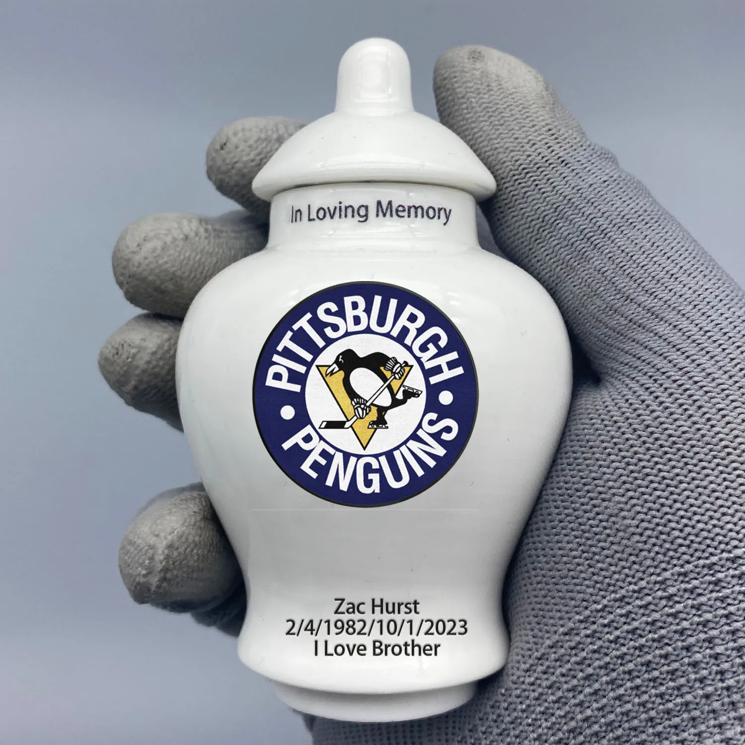 

Mini Urn for Pittsburgh Penguins-themed Logo Custom Urn.Send me the name/date you want to appear on the urn by Remarks Message