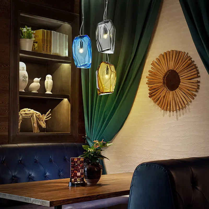 Front desk pendant lamp, glass ice cube, creative art lighting, romantic music restaurant, coffee bar, decorative lighting
Front desk pendant lamp, glass ice cube, creative art lighting, romantic music restaurant, coffee bar, decorative lighting