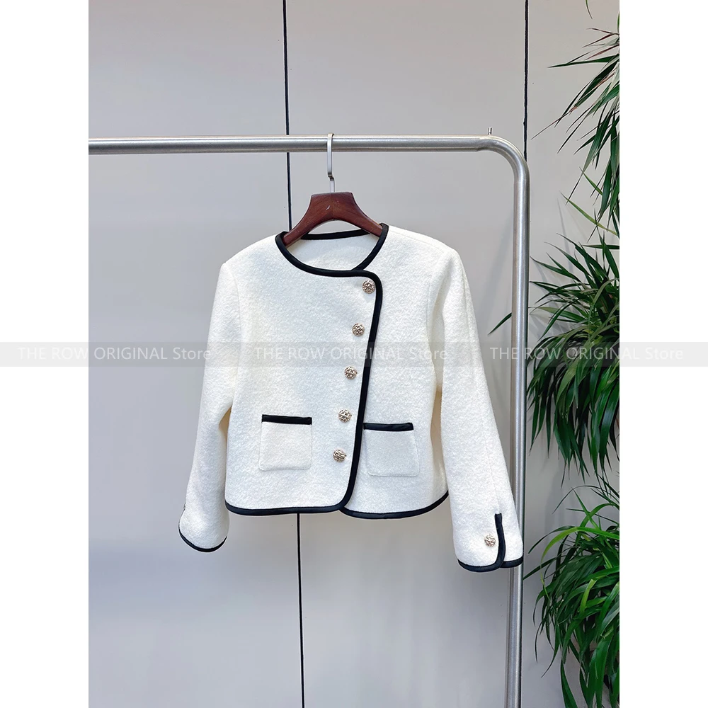 2023 Autumn and Winter New Temperament and Hope Style Patchwork Colour Round Collar Buckle Long Sleeve Short Jacket
2023 Autumn and Winter New Temperament and Hope Style Patchwork Colour Round Collar Buckle Long Sleeve Short Jacket