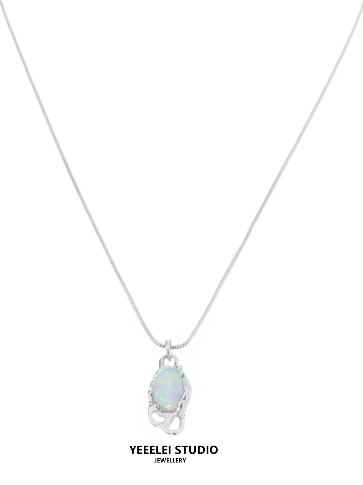 

YEEELEI's original pure silver Opal stone necklace with a female niche design, high-end and luxurious collarbone chain