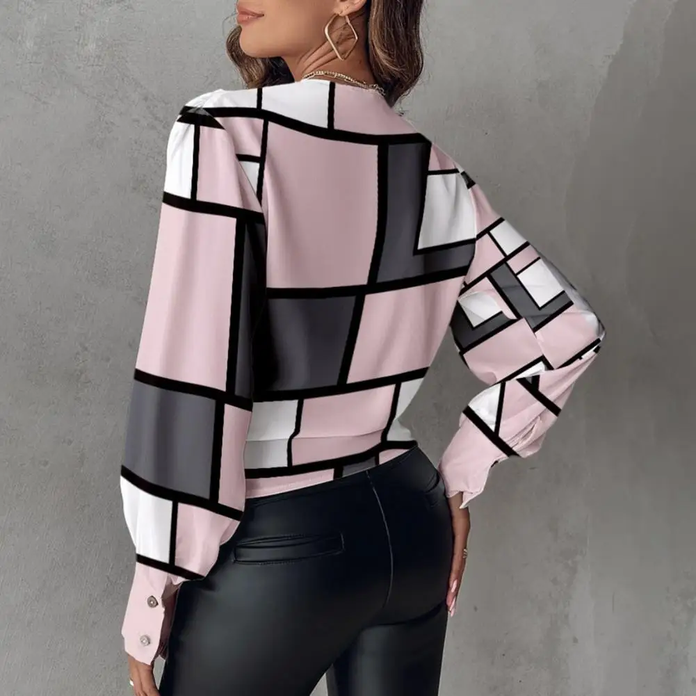 V-neck Printed Women Shirt Long-sleeve Shirt Chic Women's V-neck Plaid Striped Blouse Casual Spring Autumn Long for Everyday
V-neck Printed Women Shirt Long-sleeve Shirt Chic Women's V-neck Plaid Striped Blouse Casual Spring Autumn Long for Everyday