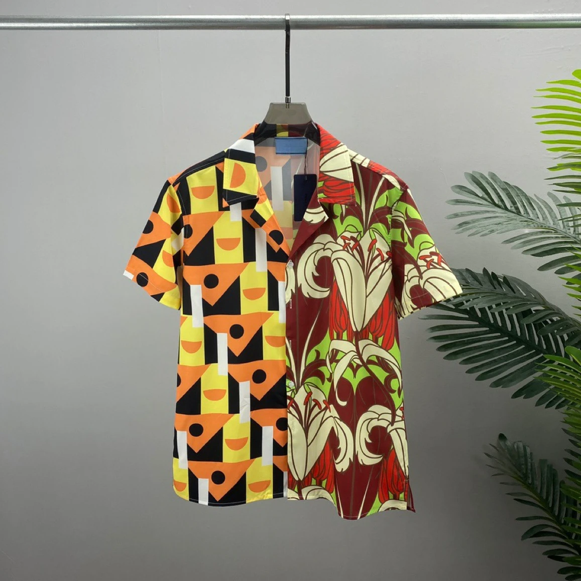 

2024 summer New Men's Casual CampCollar Short Sleeve Shirts Retro flowers Print Pattern Hawaiian Beach Silk Shirts