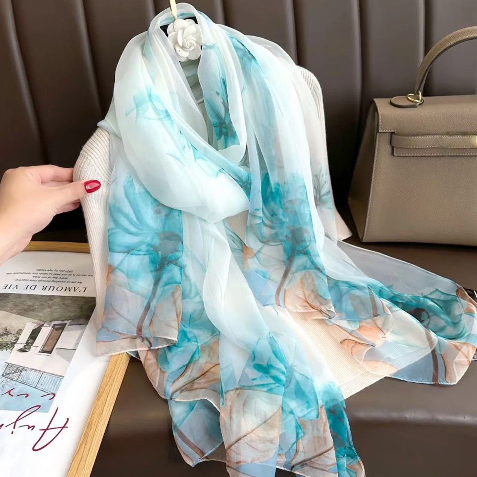 The Four Seasons Silk Scarf Women's Fashion Style Muslim Headcloth New Outdoor Sunscreen Bandanna 1805* 130cm Luxury Print Shawl
The Four Seasons Silk Scarf Women's Fashion Style Muslim Headcloth New Outdoor Sunscreen Bandanna 1805* 130cm Luxury Print Shawl