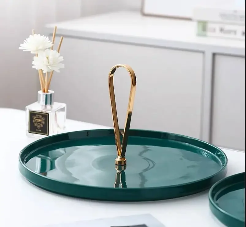 European Dark Green Ceramic Tray Living Room Bedroom Dressing Table Decor Cosmetic Jewelry Desktop Storage Tray Home Decoration
European Dark Green Ceramic Tray Living Room Bedroom Dressing Table Decor Cosmetic Jewelry Desktop Storage Tray Home Decoration