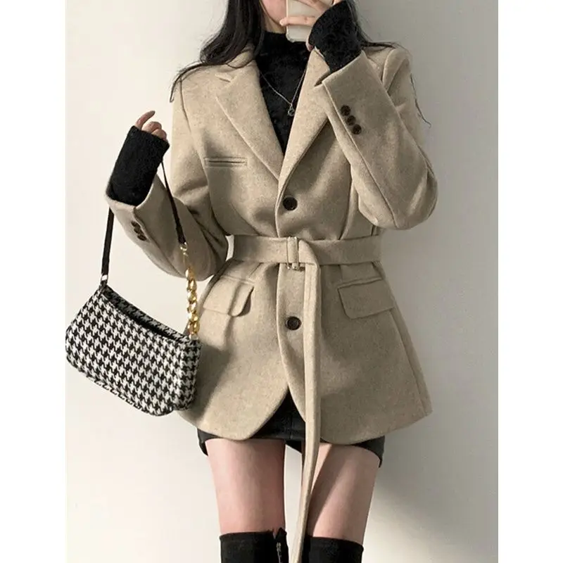 High-end Design Women's Suit Jacket Lace-up Waist Slimming Autumn and Winter Thickened Woolen Suit Blazer Office Lady Coat Top
High-end Design Women's Suit Jacket Lace-up Waist Slimming Autumn and Winter Thickened Woolen Suit Blazer Office Lady Coat Top