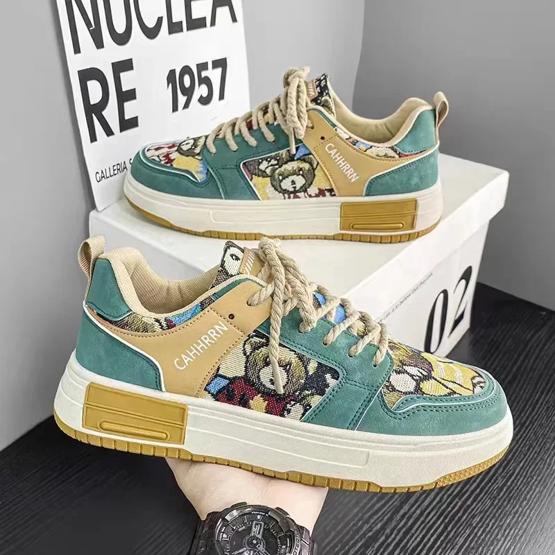 Men's Canvas Shoes New Platform Sneakers Trendy Lace-up Bear Skate Shoes 2024 Men Street Versatile Casual Shoes Tenis Masculino
Men's Canvas Shoes New Platform Sneakers Trendy Lace-up Bear Skate Shoes 2024 Men Street Versatile Casual Shoes Tenis Masculino