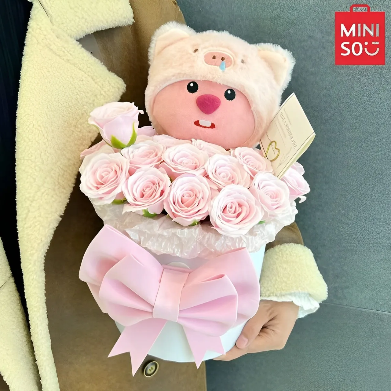 2024 New Miniso Beaver Loopy Hugging Eternal Flower Bouquet Doll Birthday Gift Valentine's Day Graduation Gift For Friends
2024 New Miniso Beaver Loopy Hugging Eternal Flower Bouquet Doll Birthday Gift Valentine's Day Graduation Gift For Friends