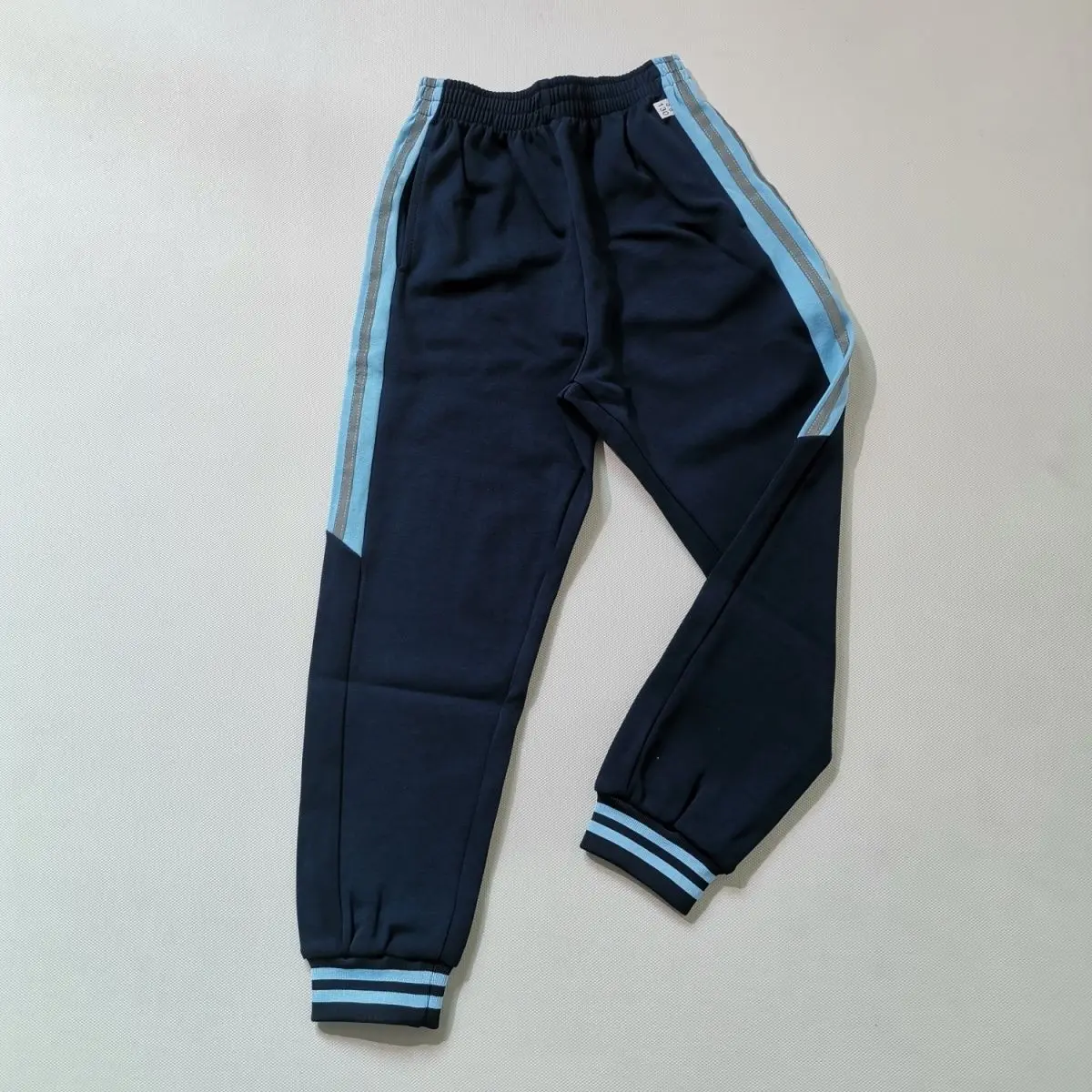 Straight Elastic Sweatpants for Men and Women Cotton Pants Autumn and Winter Models College Style average Size 2024
Straight Elastic Sweatpants for Men and Women Cotton Pants Autumn and Winter Models College Style average Size 2024