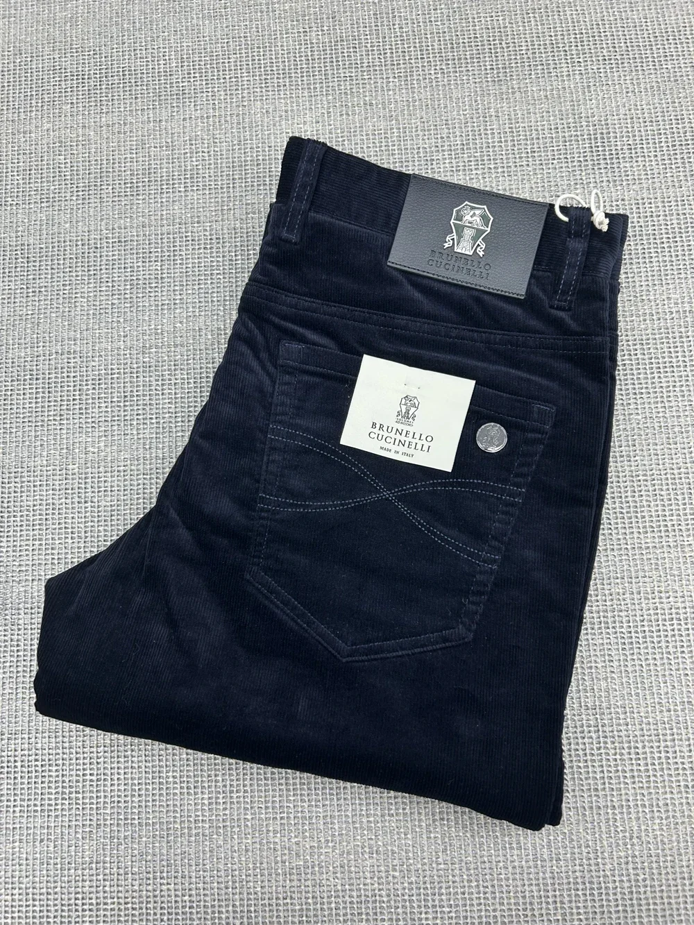 BILLIONAIRE OECHSLI Pants corduroy thick men 2024 Autumn Winter Warm New embroidery Long comfort fashion Straight big size 31-40
BILLIONAIRE OECHSLI Pants corduroy thick men 2024 Autumn Winter Warm New embroidery Long comfort fashion Straight big size 31-40