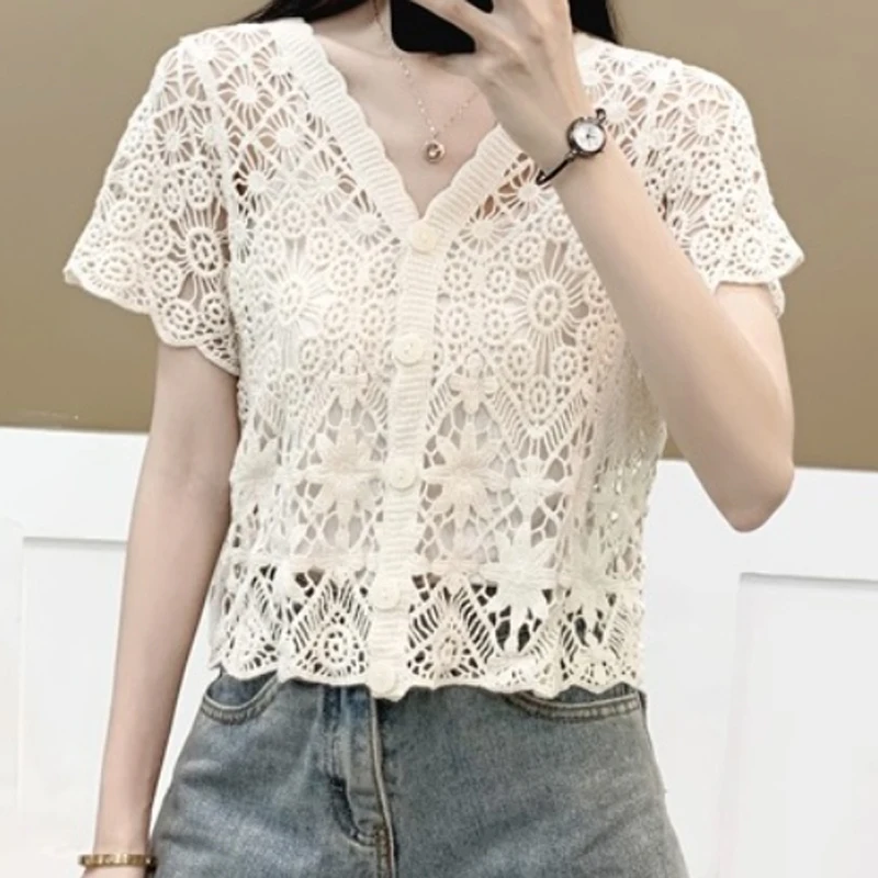 2023 New Vintage Summer Crop Tops V-Neck Cutout Cardigan Shirt Short Sleeve Crochet Hollow out Knitted Blouse
2023 New Vintage Summer Crop Tops V-Neck Cutout Cardigan Shirt Short Sleeve Crochet Hollow out Knitted Blouse